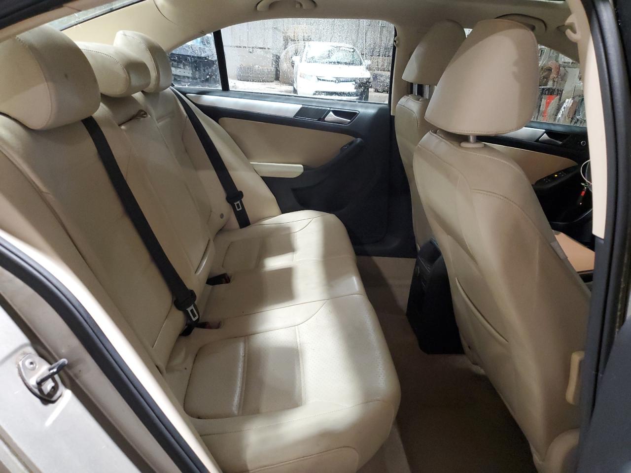 2014 Volkswagen Jetta - Image 10