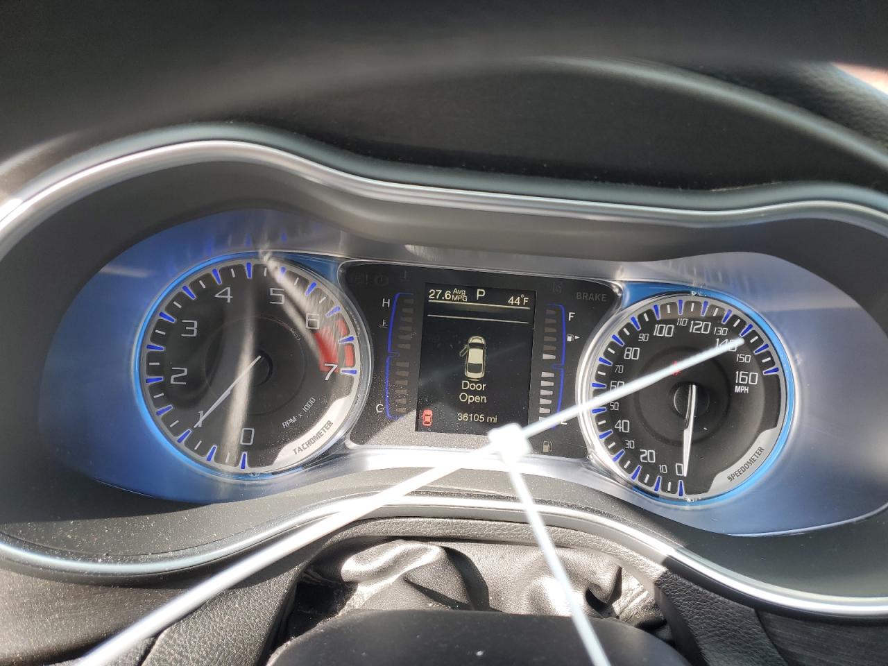 2016 Chrysler 200 - Image 9