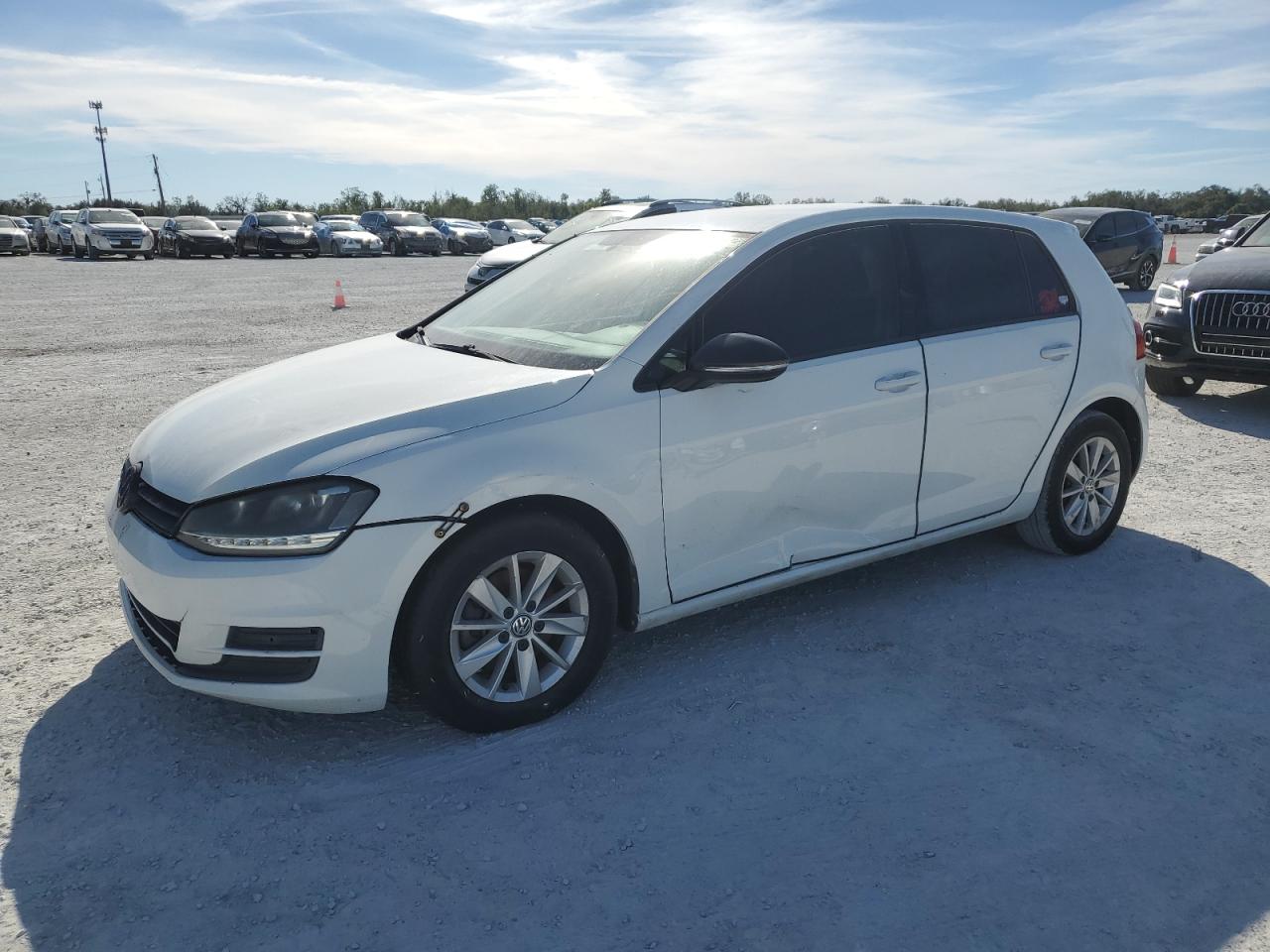 2016 VOLKSWAGEN GOLF S/SE