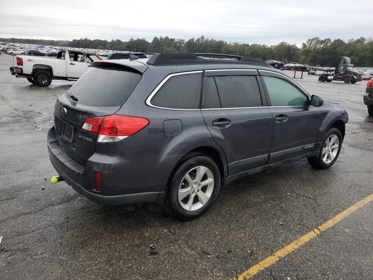 2013 Subaru Outback - Image 3