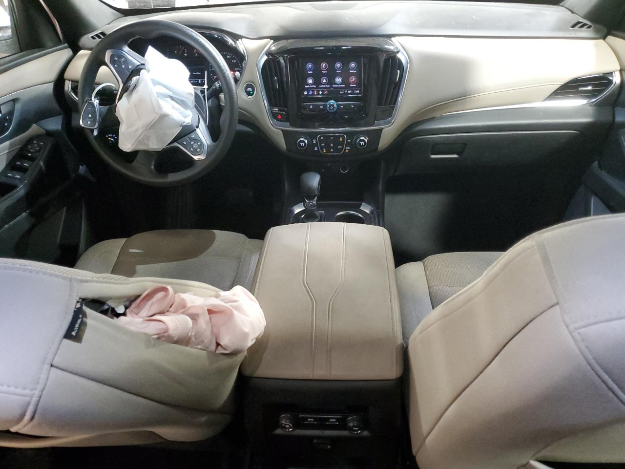 2022 Chevrolet Traverse - Image 8