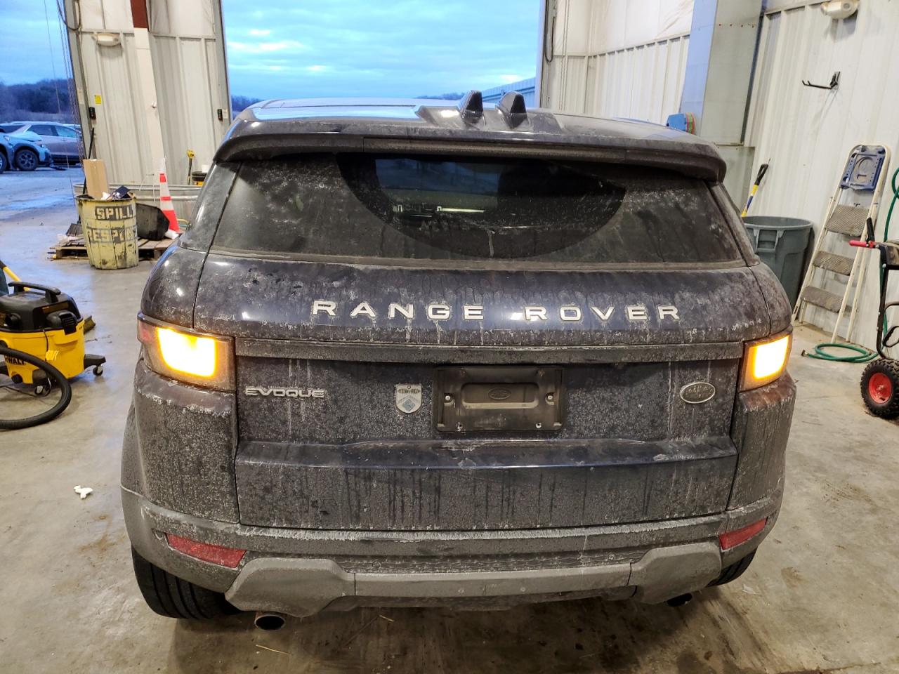 2017 Land Rover Range Rover - Image 6