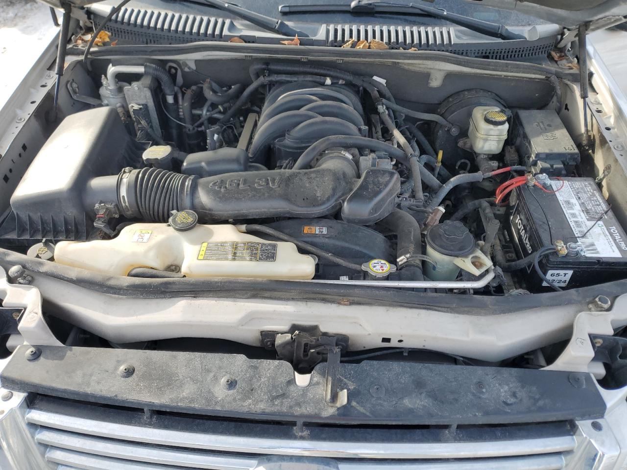 2010 Ford Explorer - Image 12