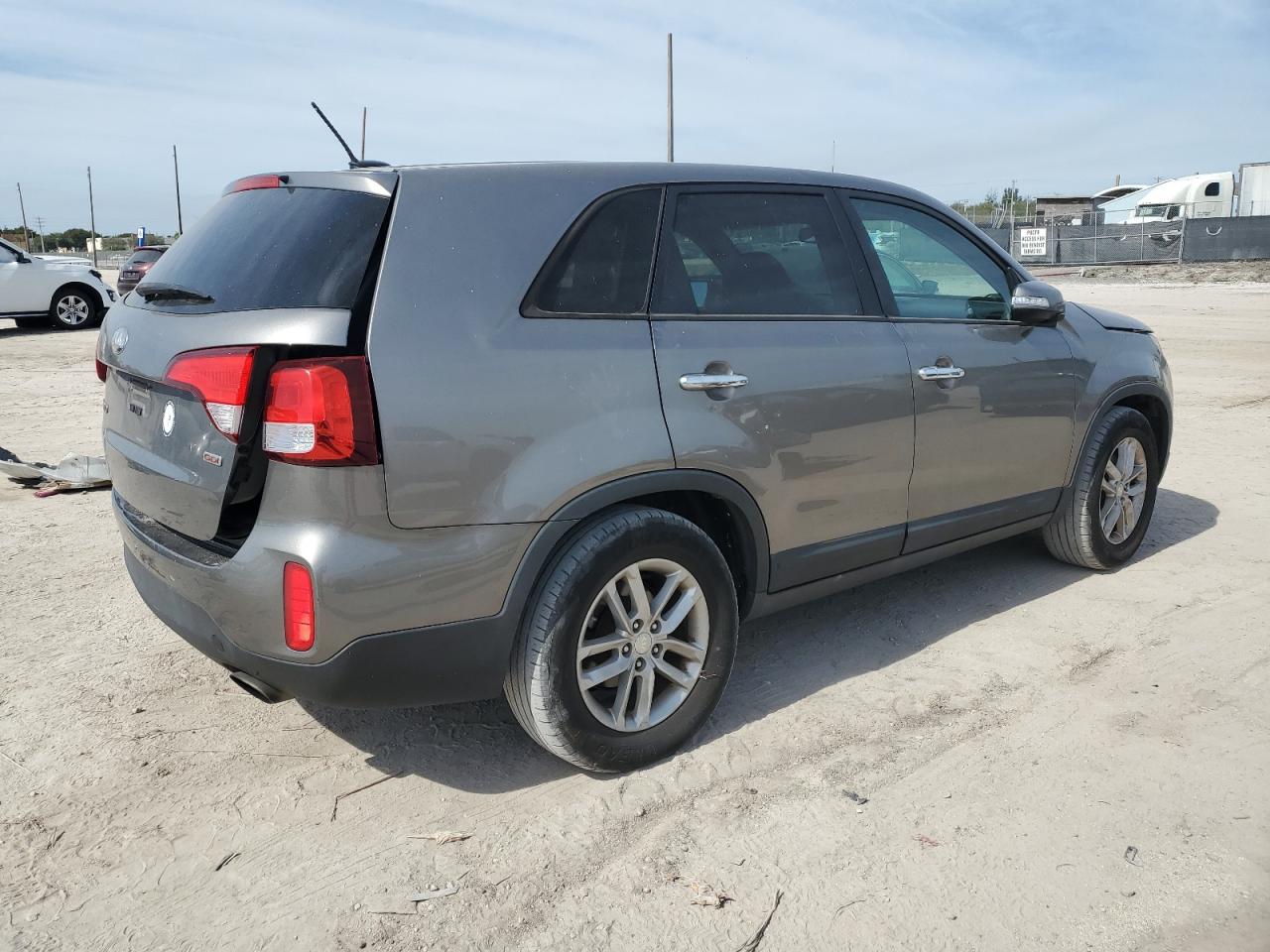 2014 Kia Sorento - Image 3