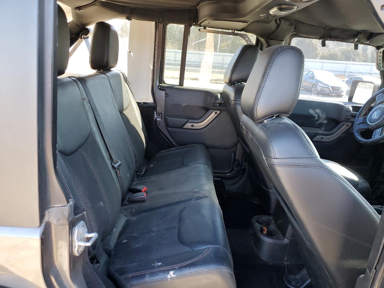 2016 Jeep Wrangler - Image 11