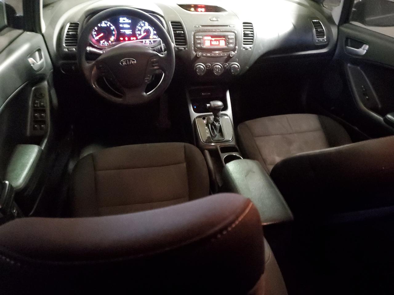 2017 Kia Forte - Image 8