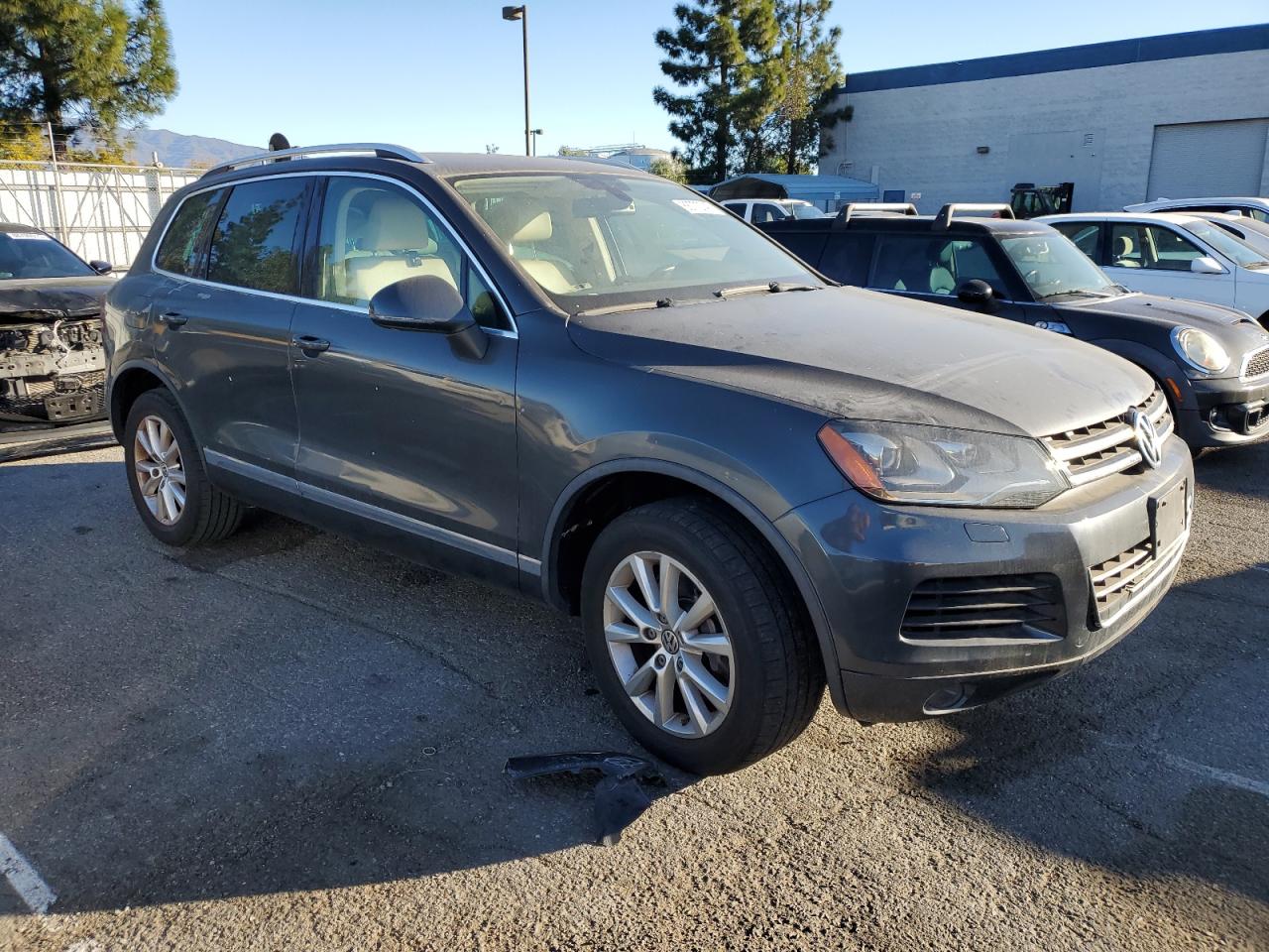 VIN WVGEF9BP6ED001751 2014 VOLKSWAGEN TOUAREG no.4