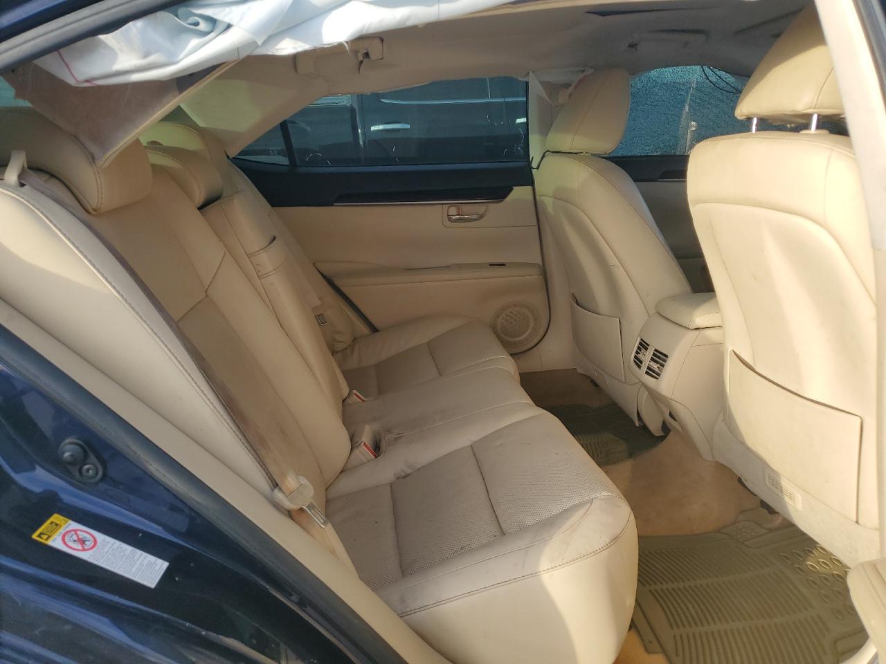 2015 Lexus ES - Image 10