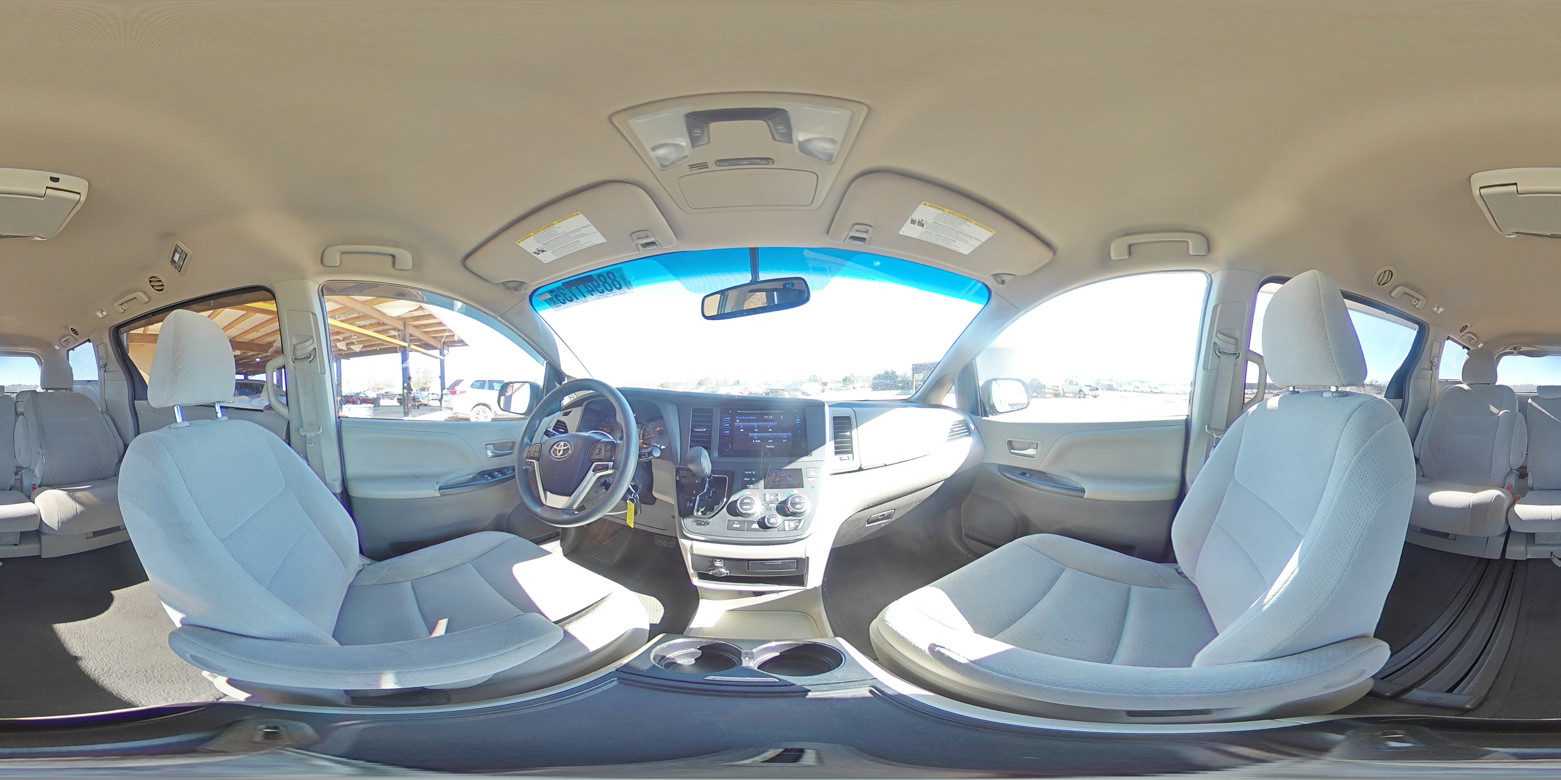 2015 Toyota Sienna - Image 15