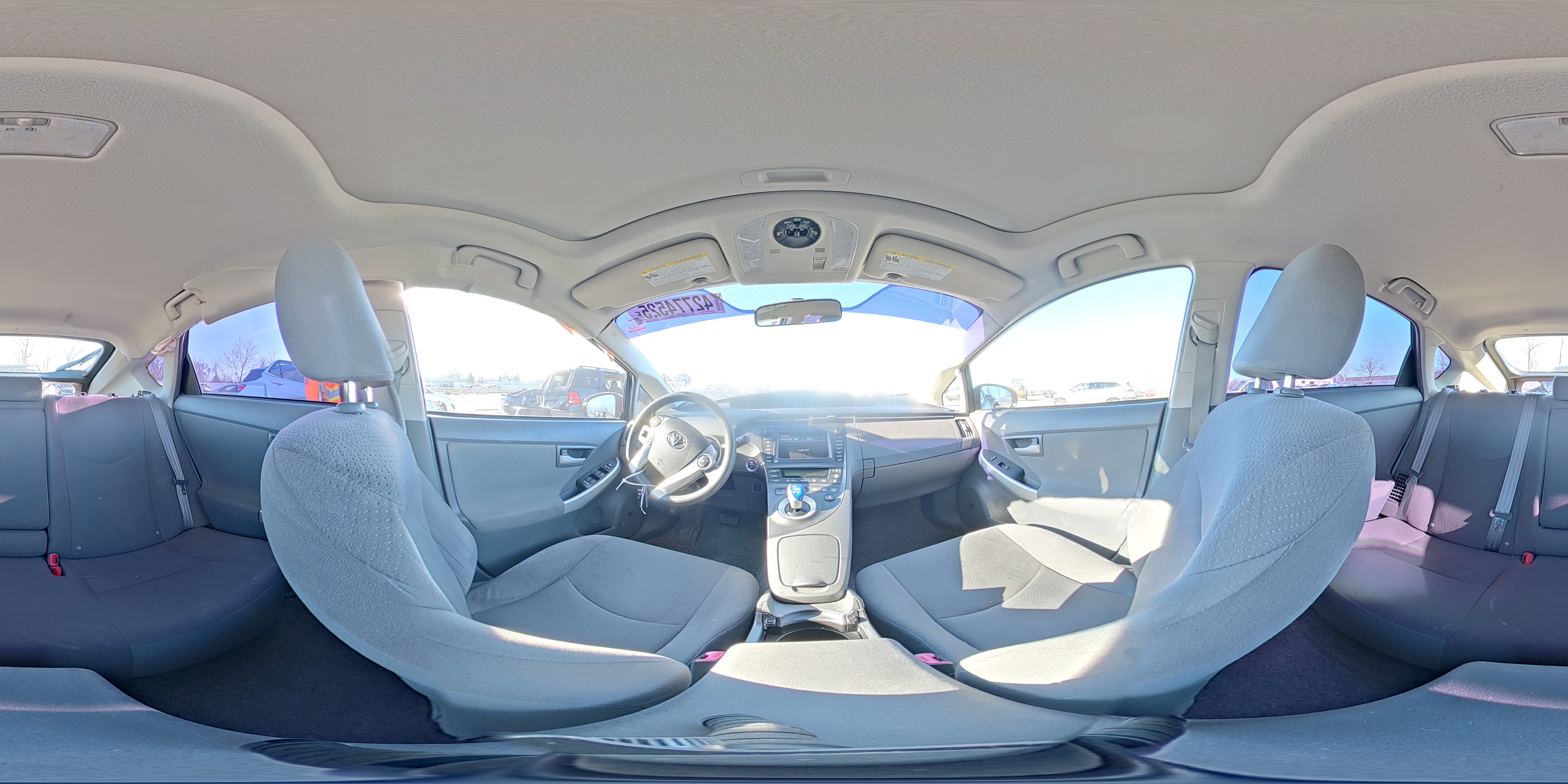2011 Toyota Prius - Image 12