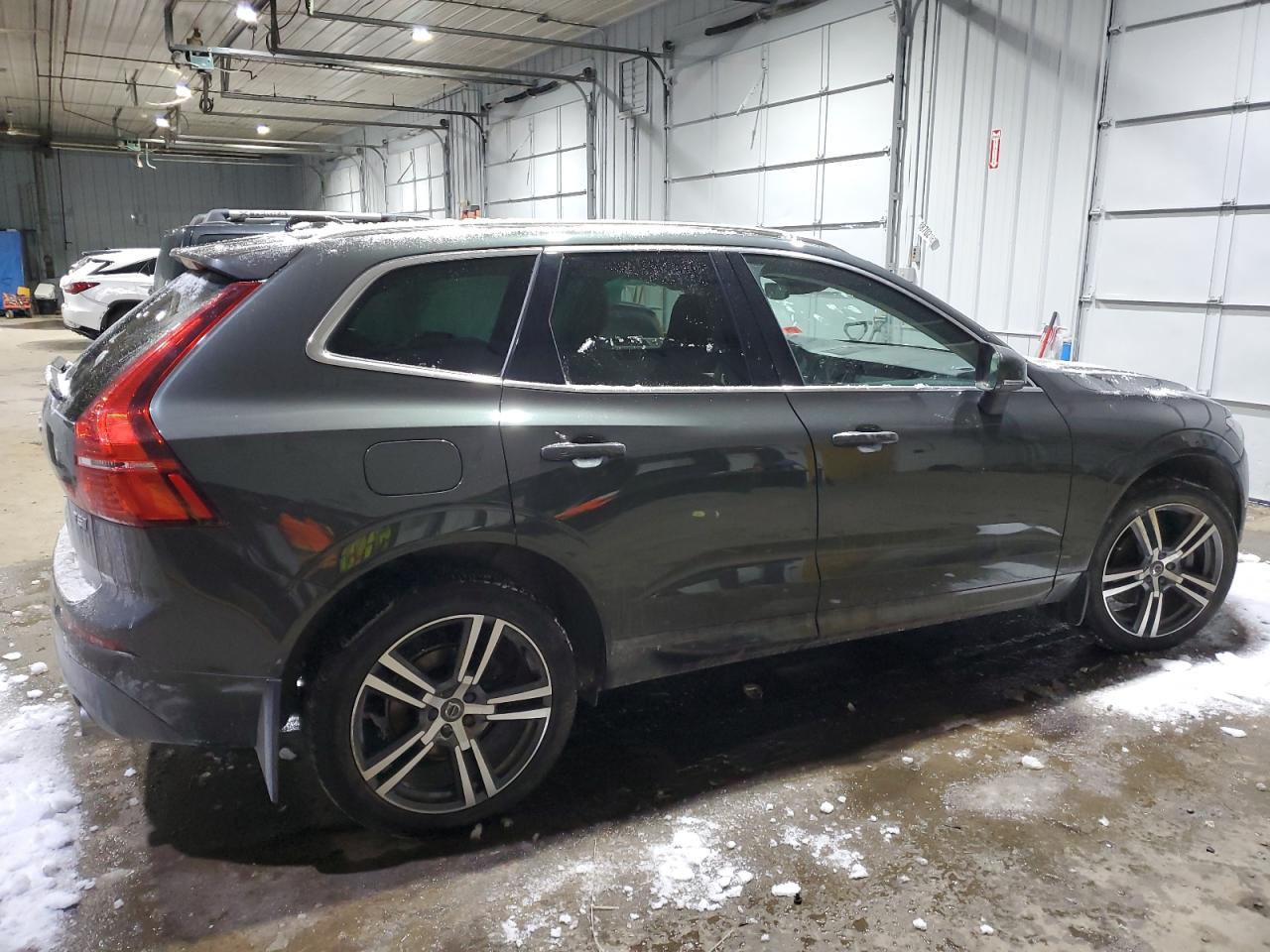 2021 Volvo XC60 - Image 3