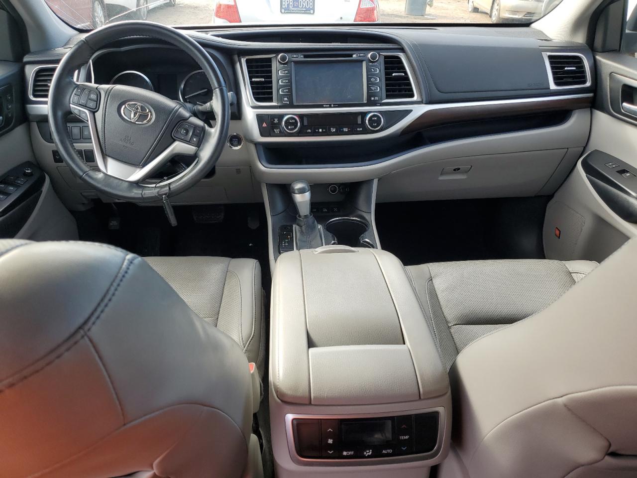 2015 Toyota Highlander - Image 8
