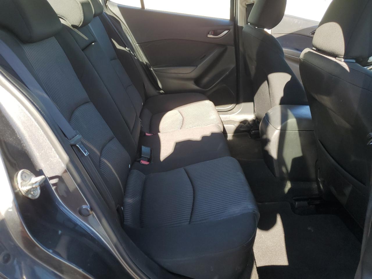 2016 Mazda 3 - Image 10
