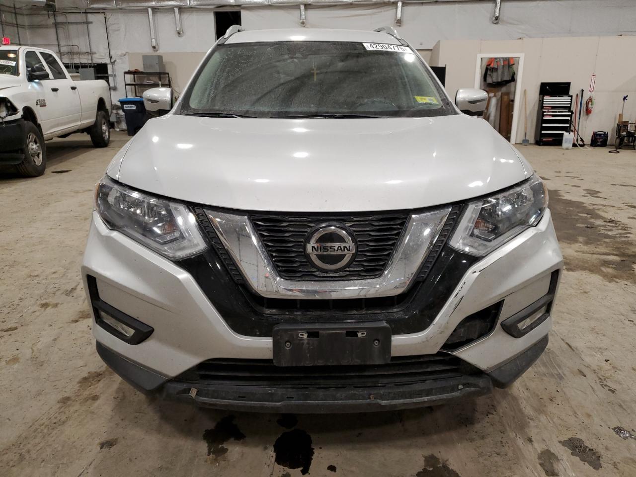 2018 Nissan Rogue - Image 5