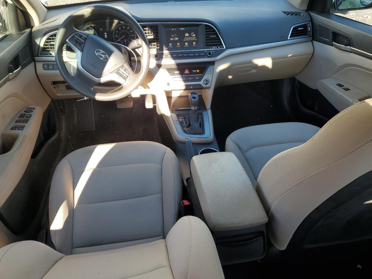 2018 Hyundai Elantra - Image 8