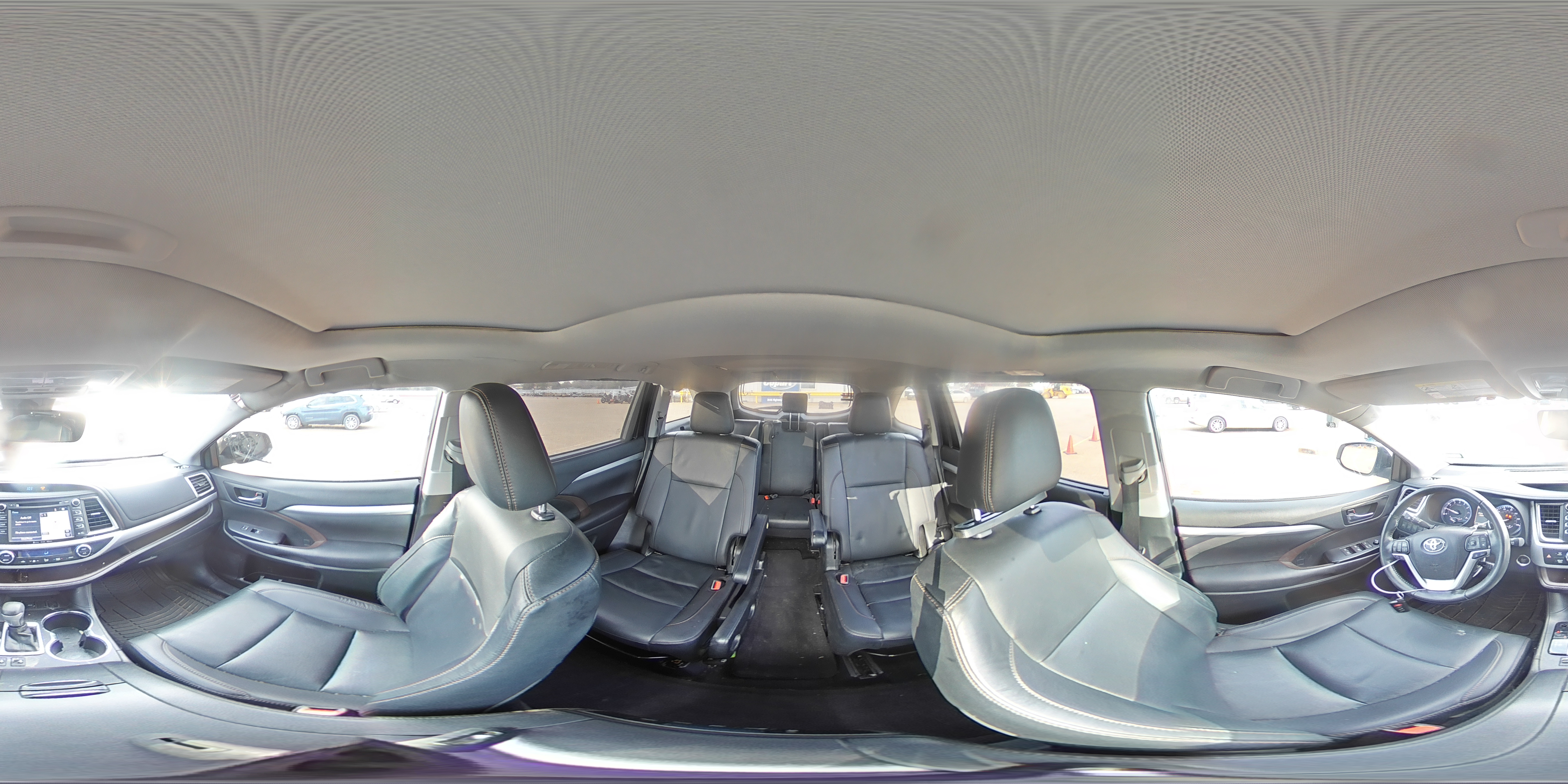2019 Toyota Highlander - Image 14