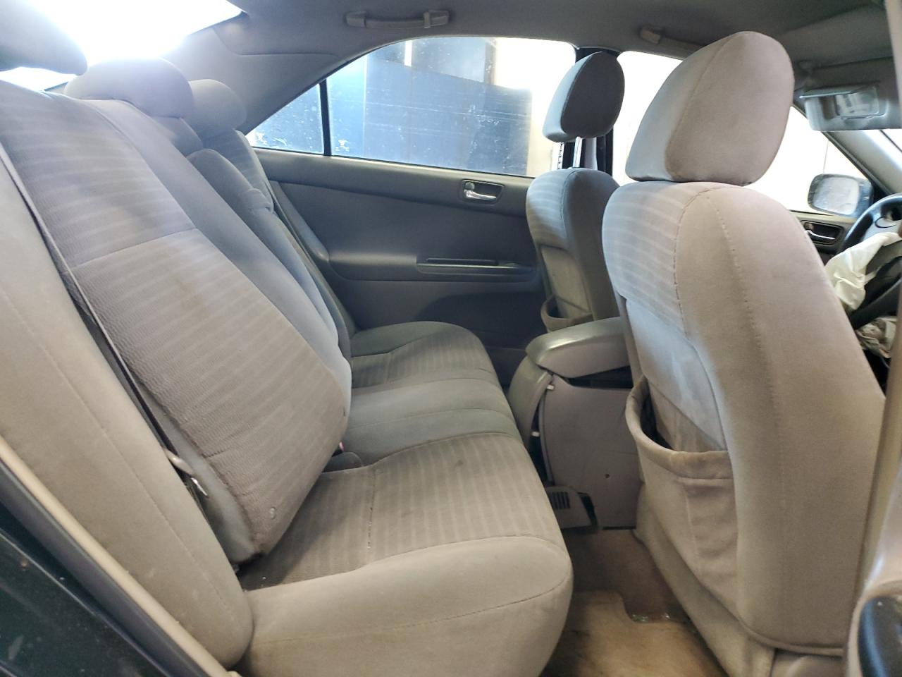 2005 Toyota Camry - Image 10