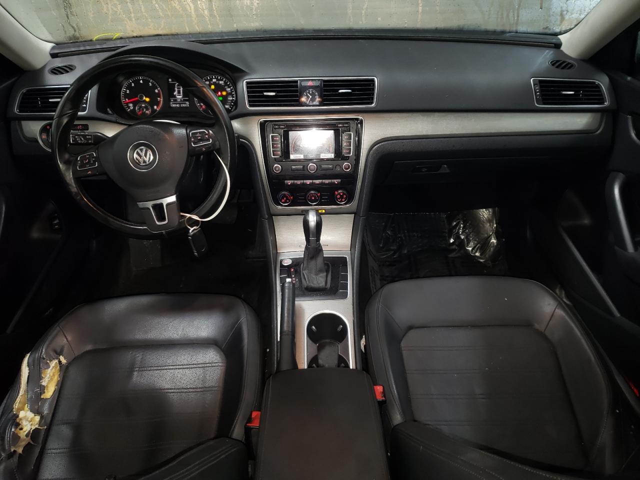 2015 Volkswagen Passat - Image 8