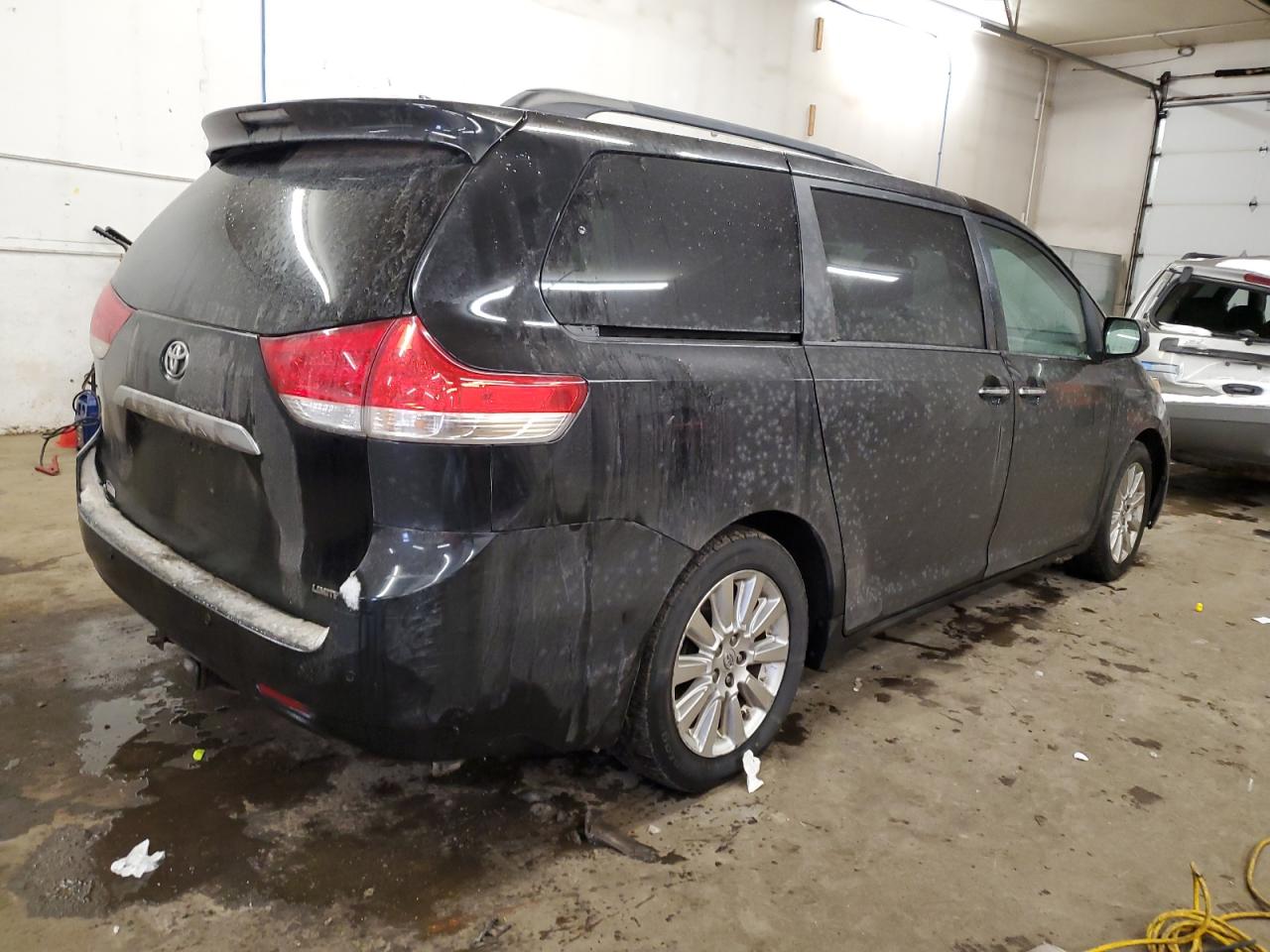 2011 Toyota Sienna - Image 3