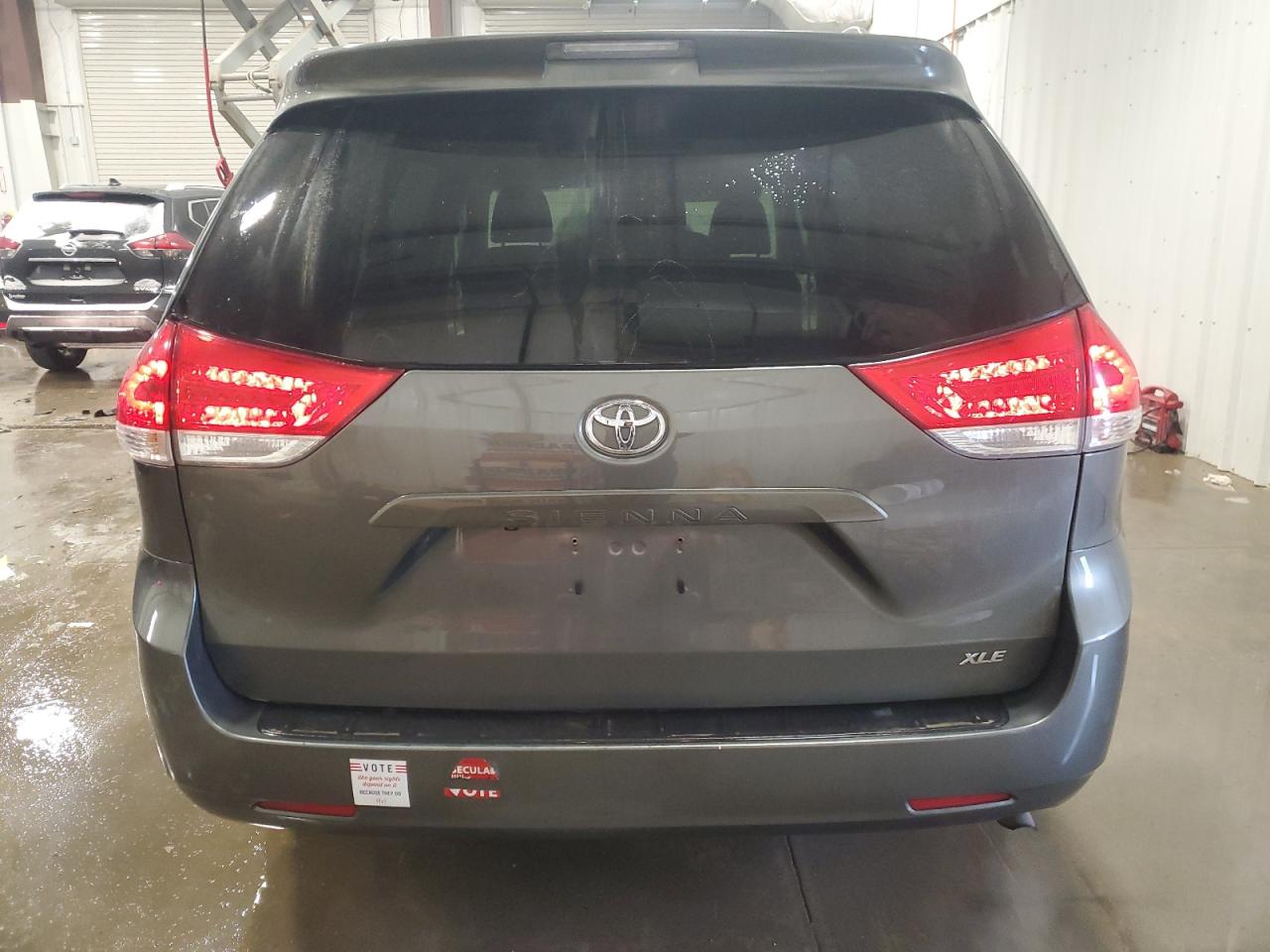 2013 Toyota Sienna - Image 6