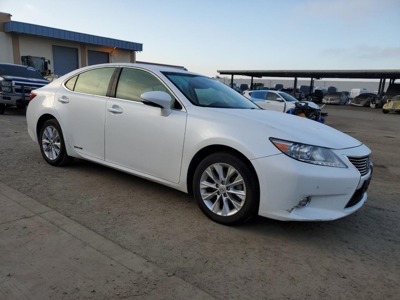 2015 Lexus ES - Image 4
