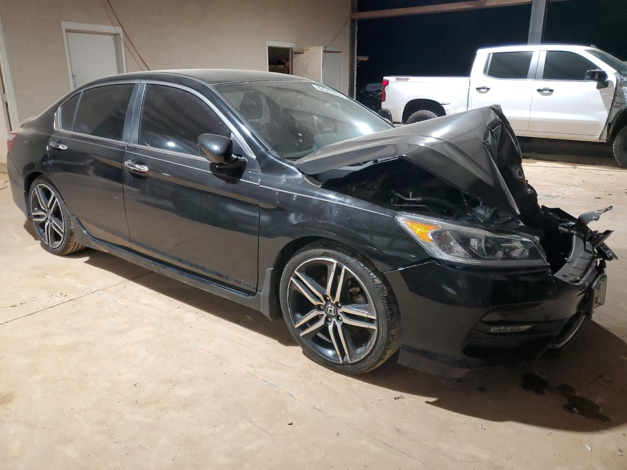 VIN 1HGCR2F51GA015520 2016 HONDA ACCORD no.4