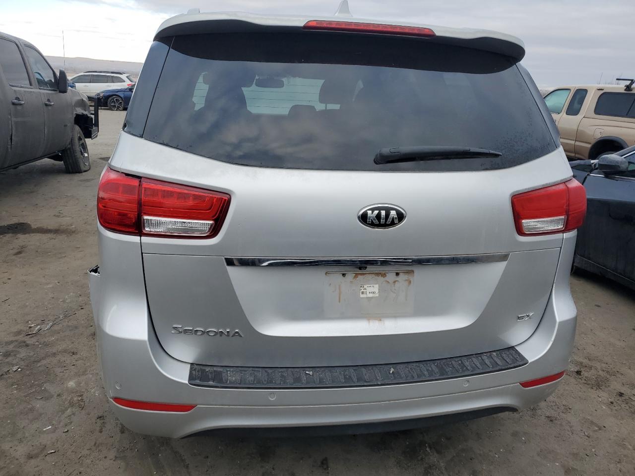 2015 Kia Sedona - Image 6