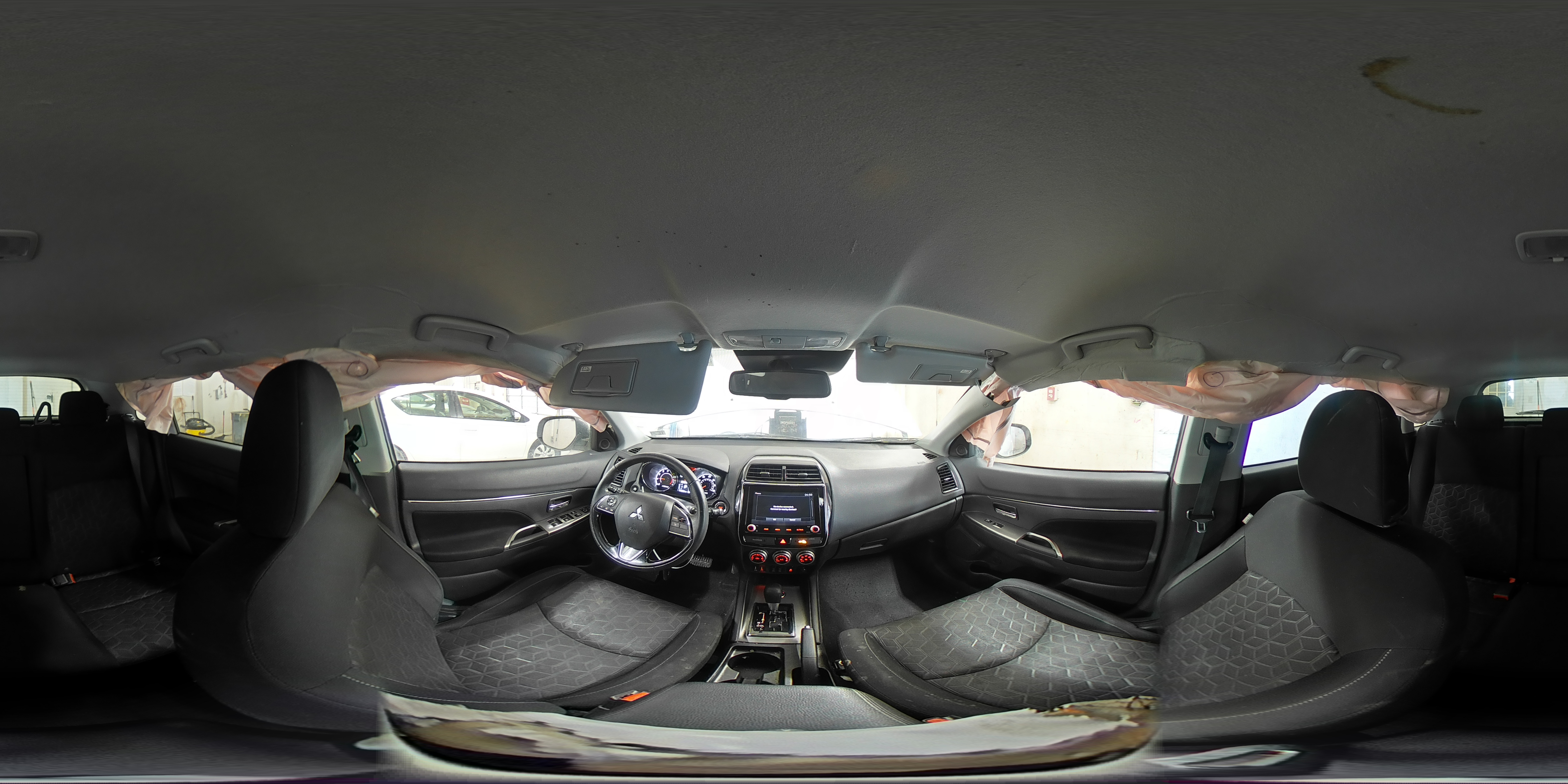 2020 Mitsubishi Outlander - Image 16