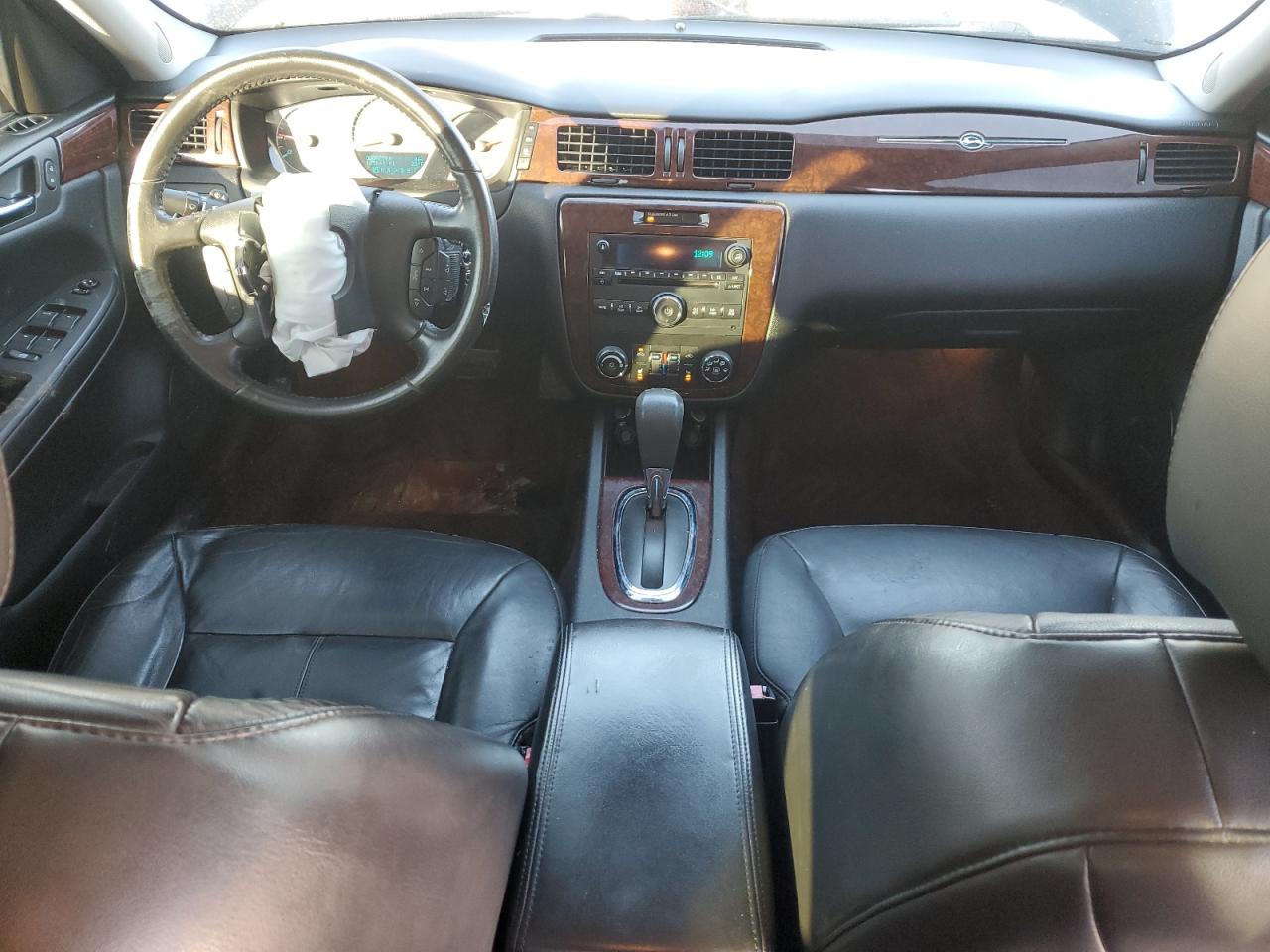 2011 Chevrolet Impala - Image 8