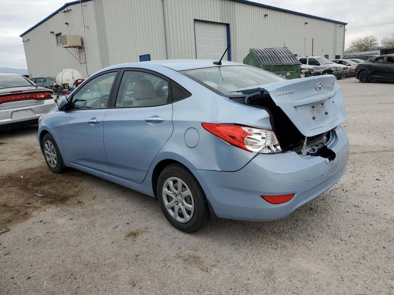 VIN KMHCT4AE2DU318430 2013 HYUNDAI ACCENT no.2