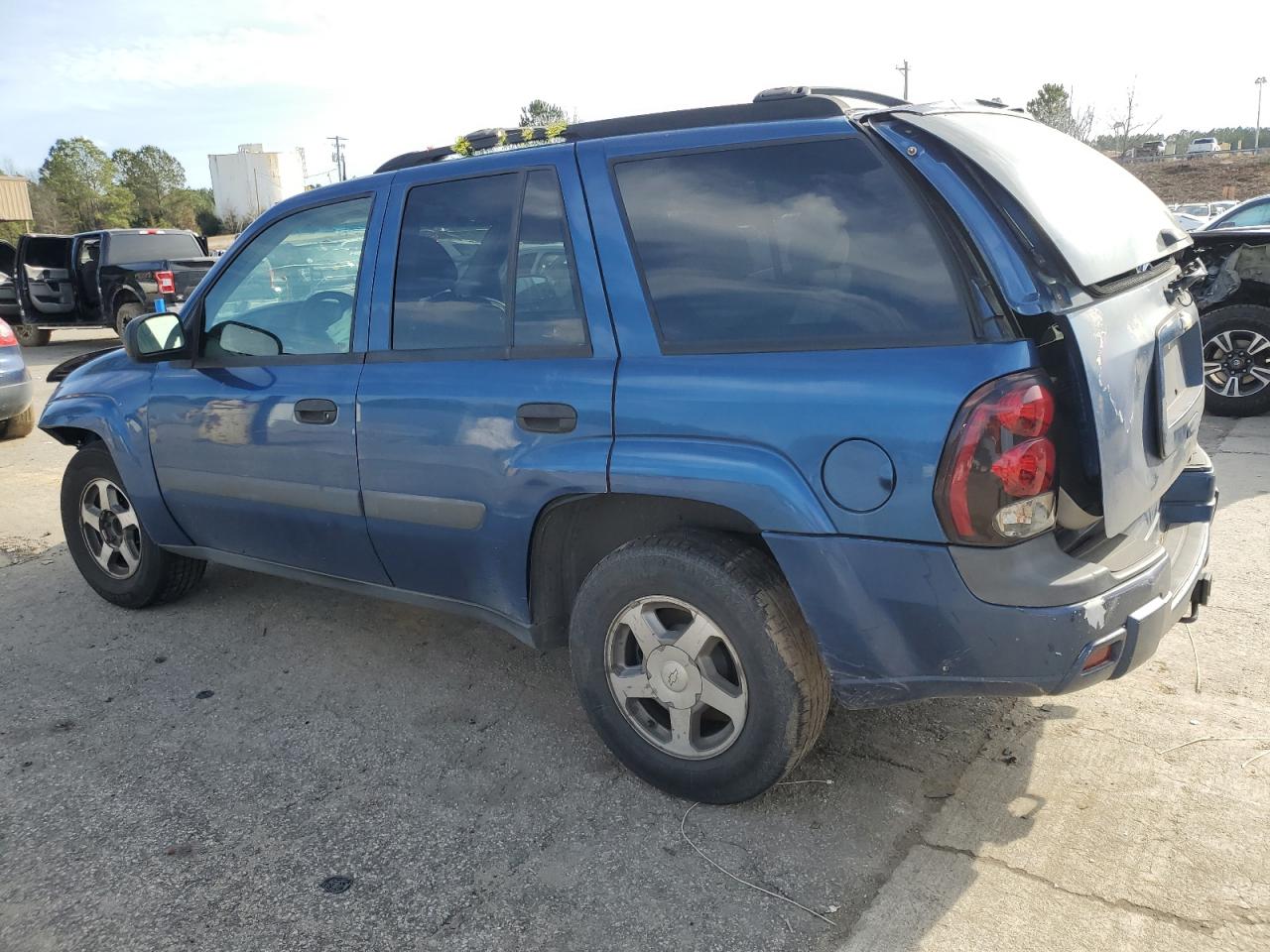 2005 Chevrolet TrailBlazer - Image 2
