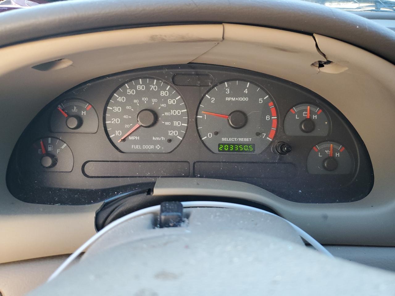 2004 Ford Mustang - Image 9
