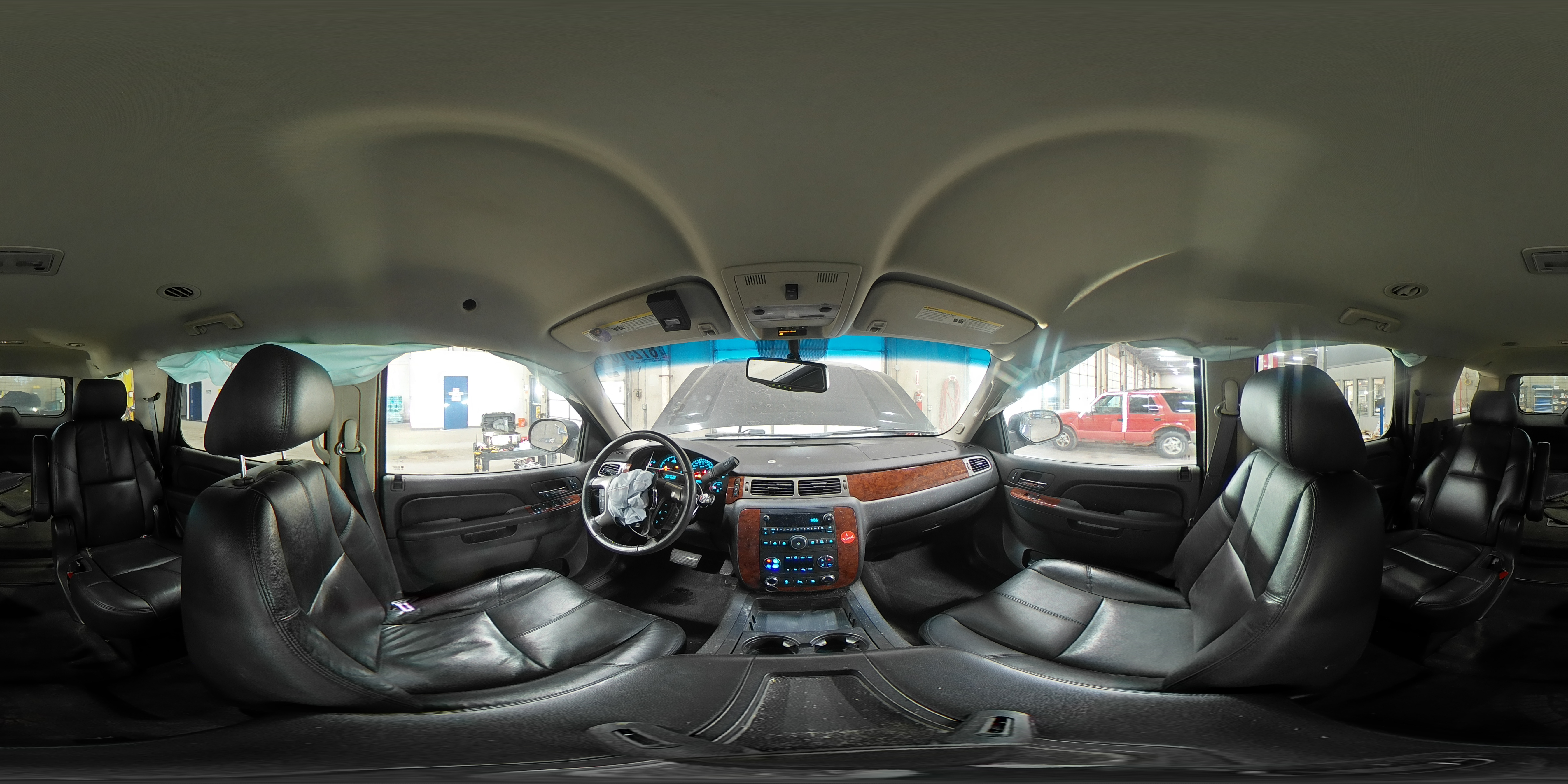 2011 Chevrolet Tahoe - Image 13