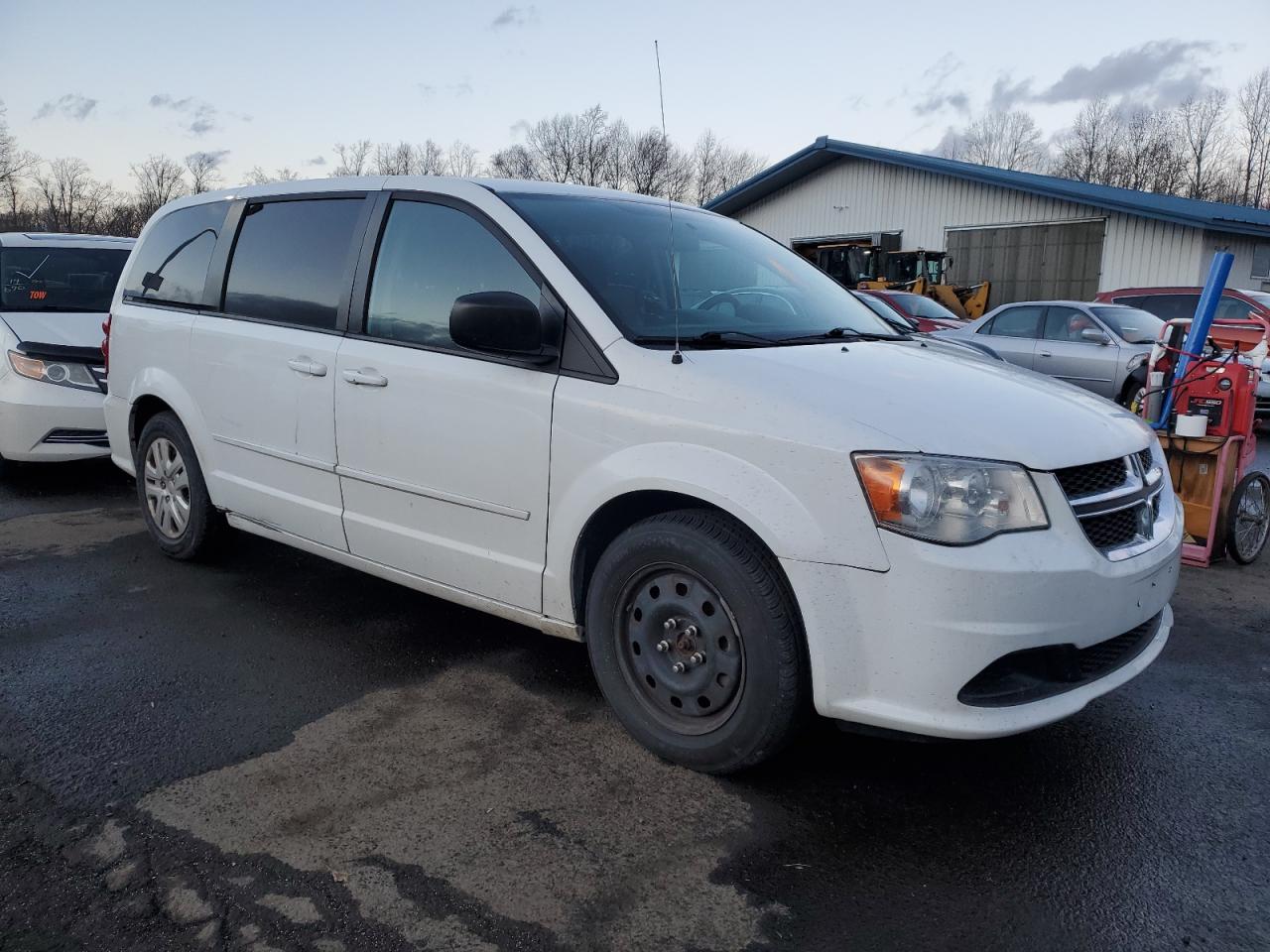 2017 Dodge Caravan - Image 4