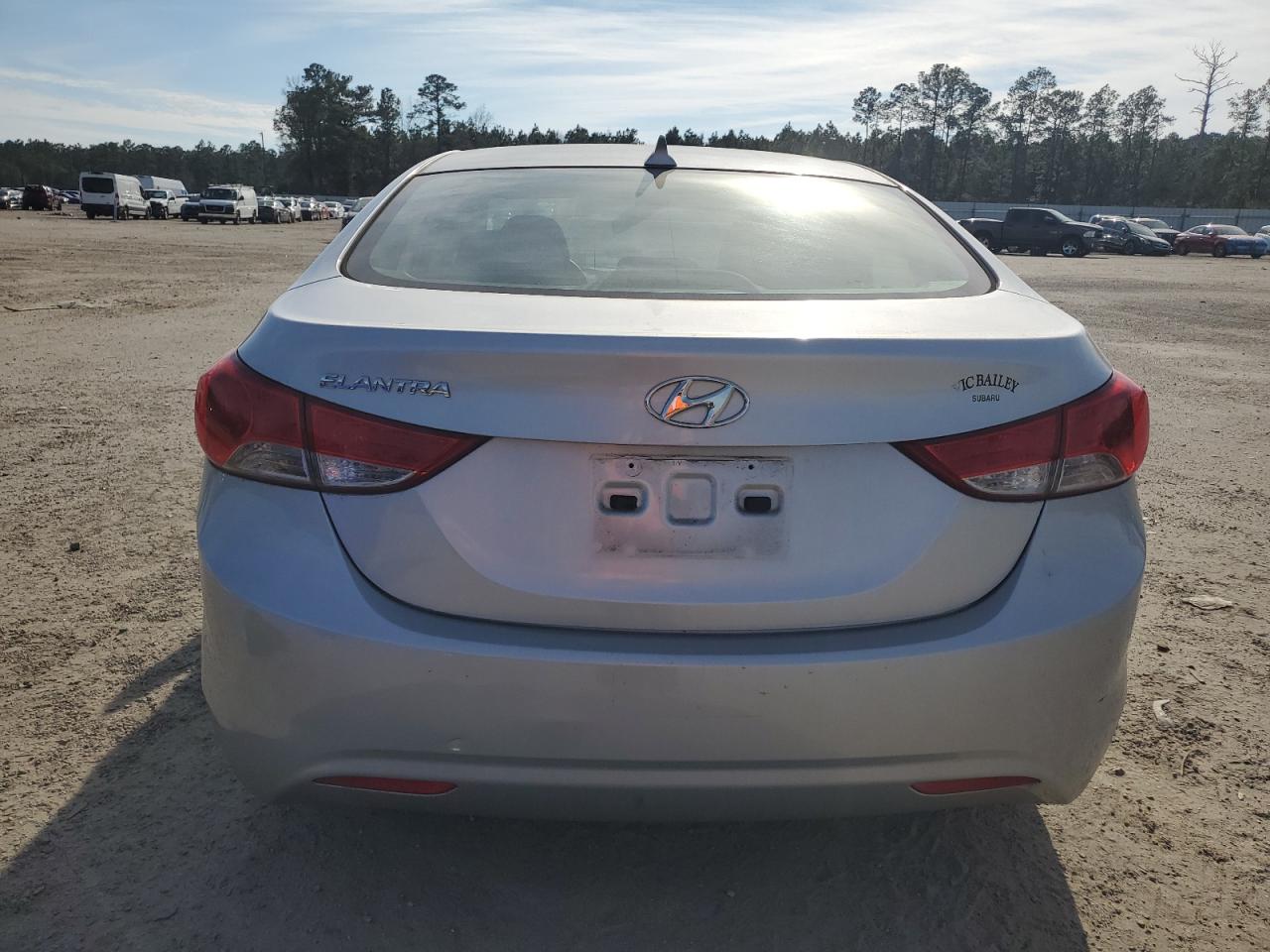 2012 Hyundai Elantra - Image 6