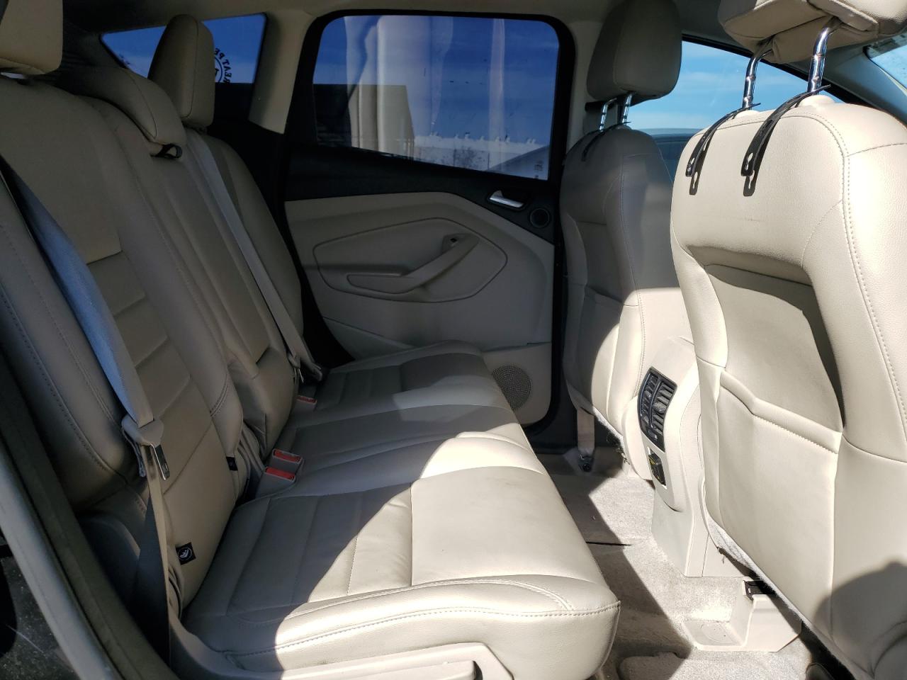 2013 Ford C-MAX - Image 11