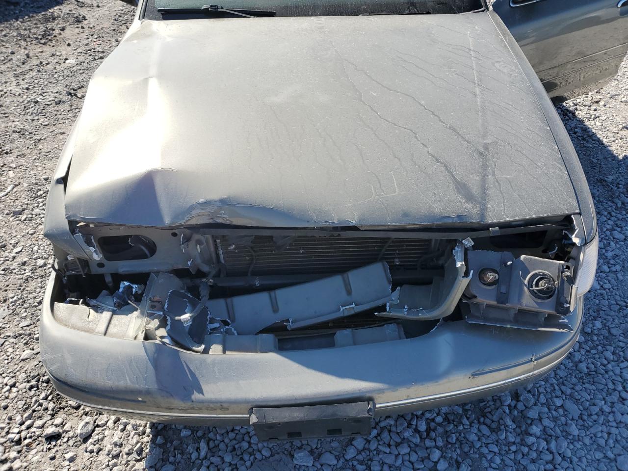 2003 Ford Crown Victoria - Image 12