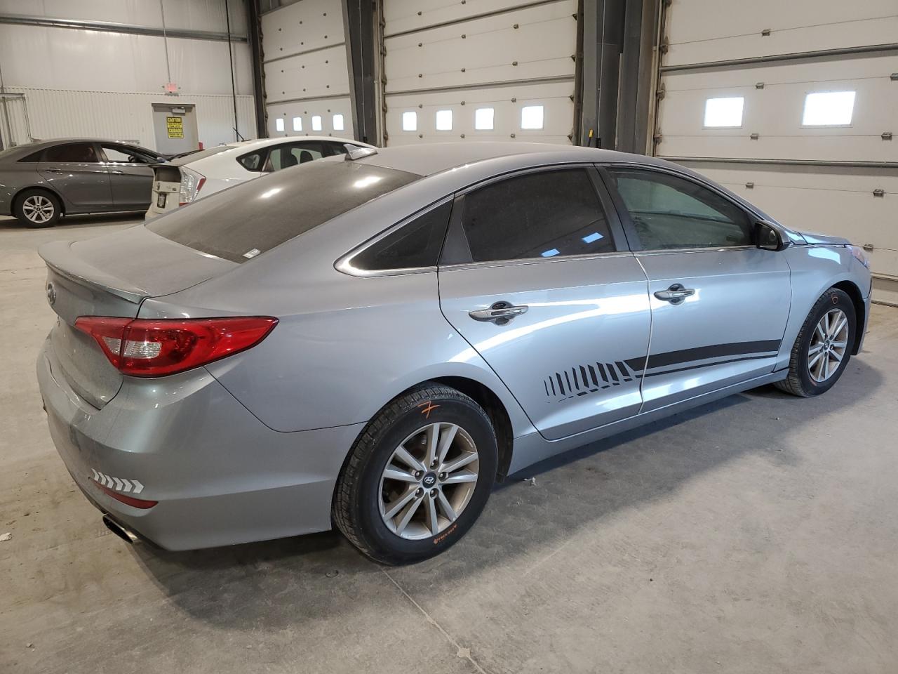 2016 Hyundai Sonata - Image 3