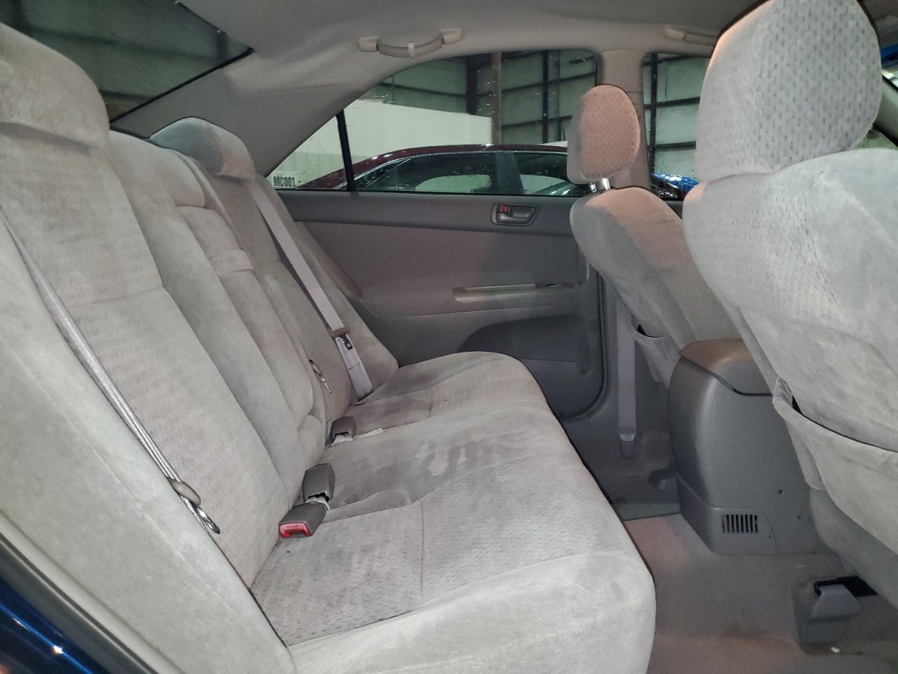 2004 Toyota Camry - Image 10