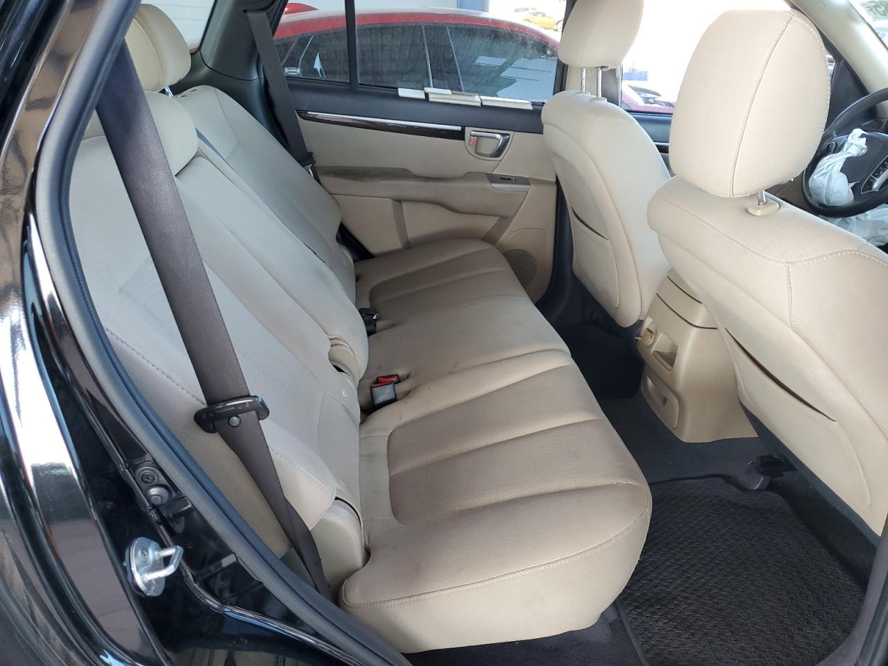 2012 Hyundai Santa Fe - Image 11