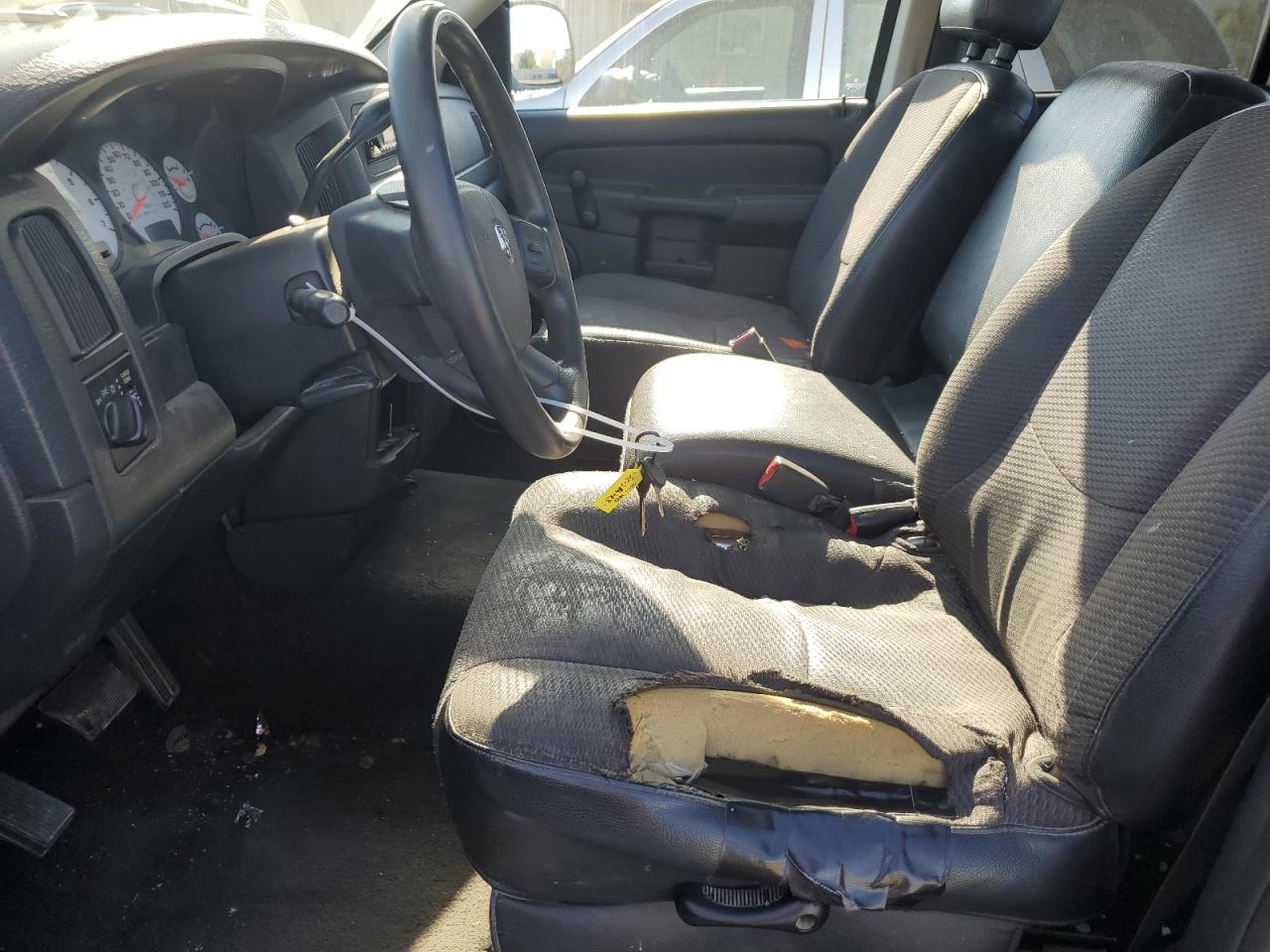 2004 Dodge RAM - Image 7