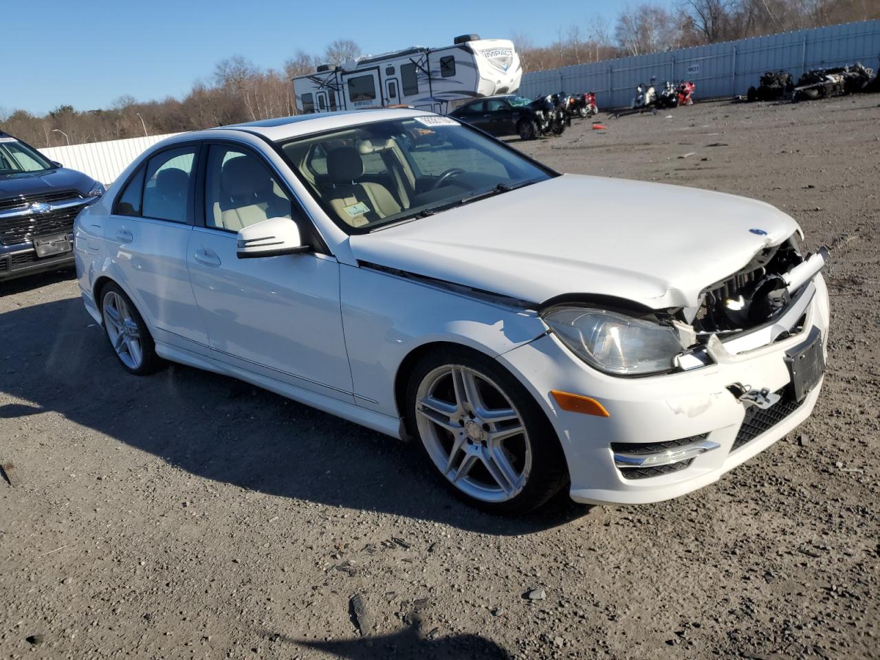 VIN WDDGF8AB5DR245685 2013 MERCEDES-BENZ C-CLASS no.4