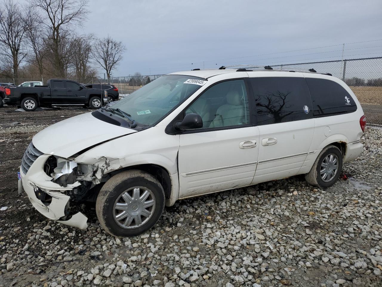 2006 Chrysler Town & Country - Image 1