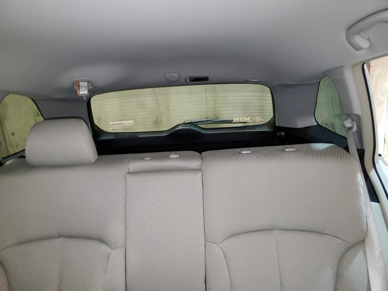 2011 Subaru Outback - Image 10