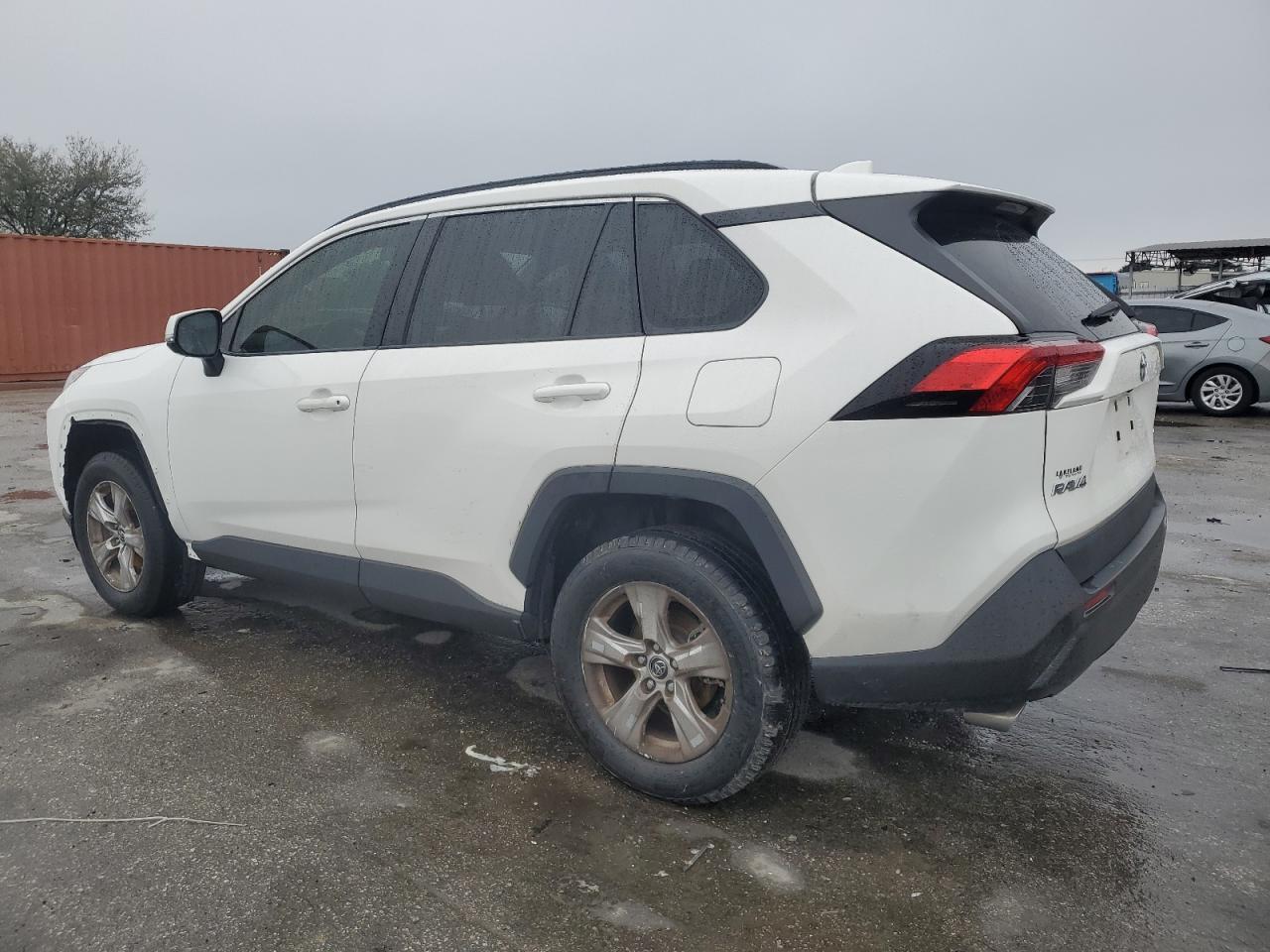 2019 Toyota RAV 4 - Image 2