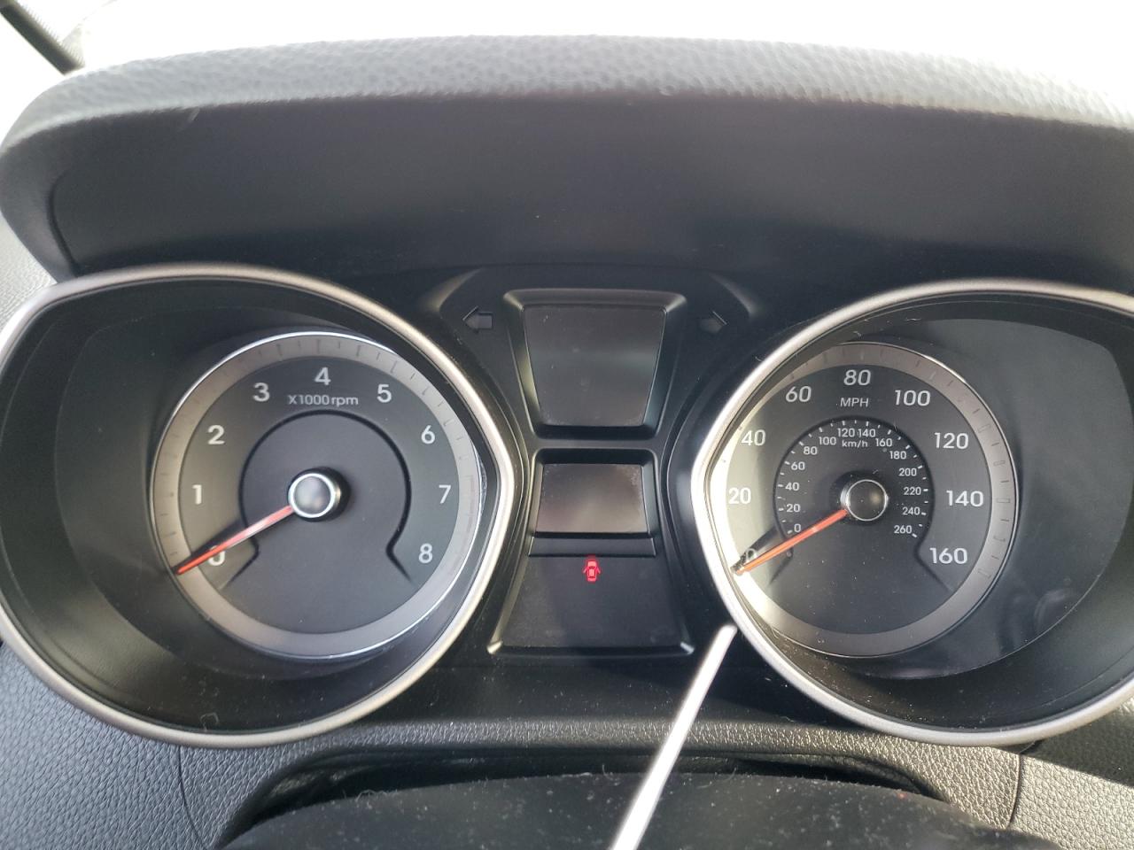 2017 Hyundai Elantra - Image 9