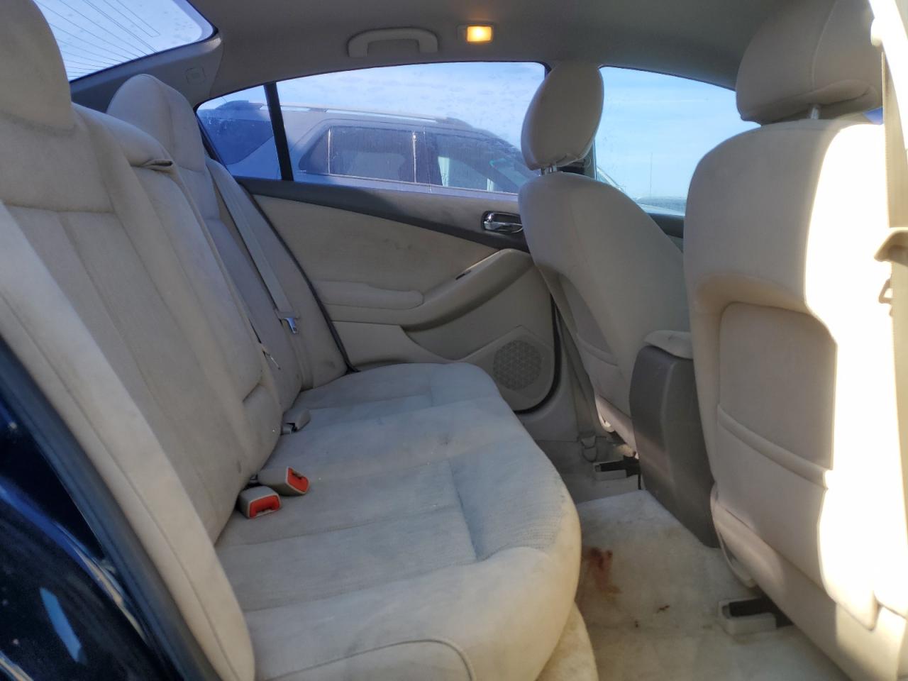 2011 Nissan Altima - Image 10