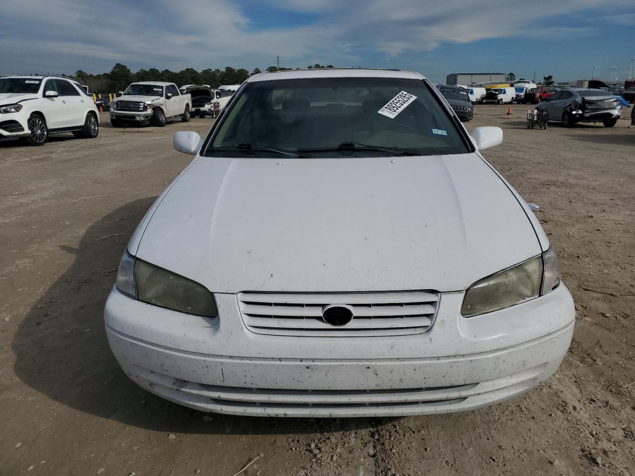 1997 Toyota Camry - Image 5