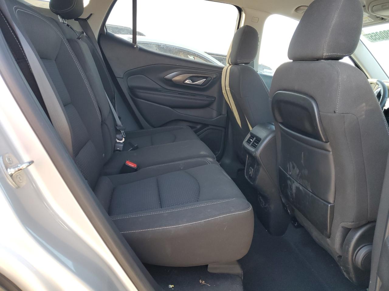 2022 GMC Terrain - Image 12