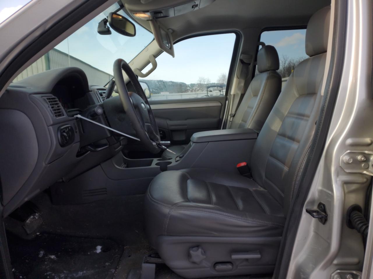 2003 Ford Explorer - Image 7
